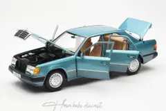 Mercedes 230E W124 1992 Beryll Dealer Edition Norev 1:18