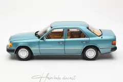 Mercedes 230E W124 1992 Beryll Dealer Edition Norev 1:18