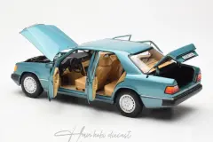 Mercedes 230E W124 1992 Beryll Dealer Edition Norev 1:18