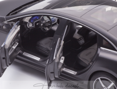 MERCEDES BENZ - EQE AMG LINE 2023 NZG 1:18