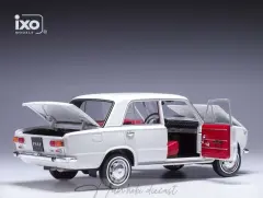 1:18 IXO 1970 Fiat 124