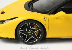 BBR-MODELS - FERRARI - F8 TRIBUTO 2019 - CON VETRINA 1:18