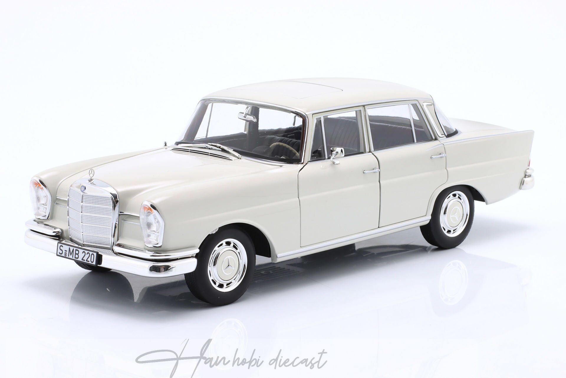 MERCEDES 220SE (W111) DEALER 1959 1:18 NOREV