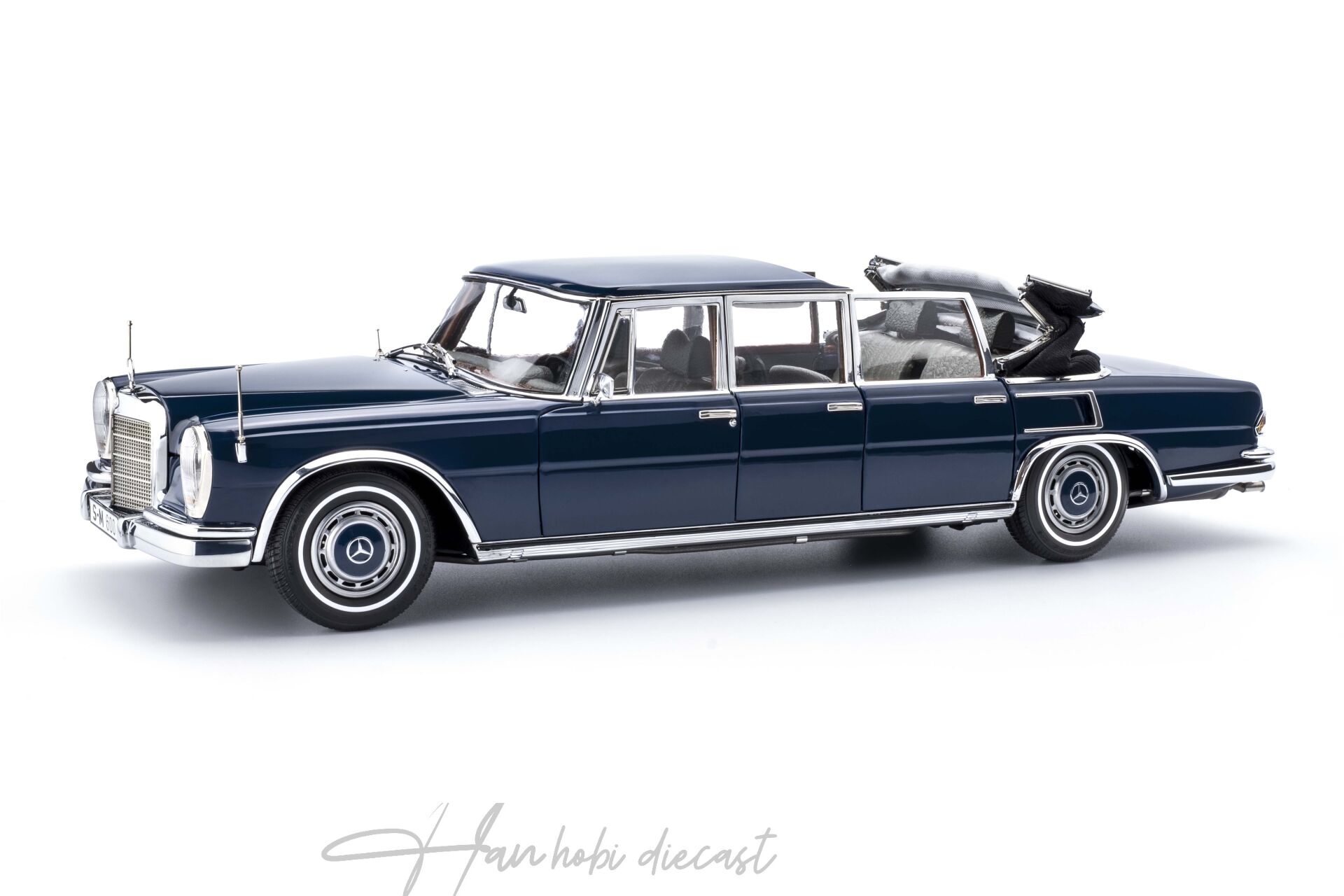 Mercedes-Benz 600 Pullman (W100) Landaulet CMC 1:18