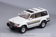 Land Cruiser Pearl White Left LHD 1990 KENGFAI 1:18