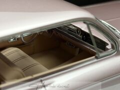 1:18 Cadillac Sedan De Ville 1962 Heather Metallic