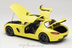 MİNİCHAMPS - MERCEDES-BENZ AMG SLS C197 YELLOW