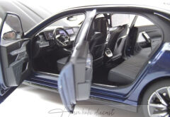 BMW i7 M70 (G70) 2024 BLUE BLACK/METALLIC MİNİCHAMPS 1:18