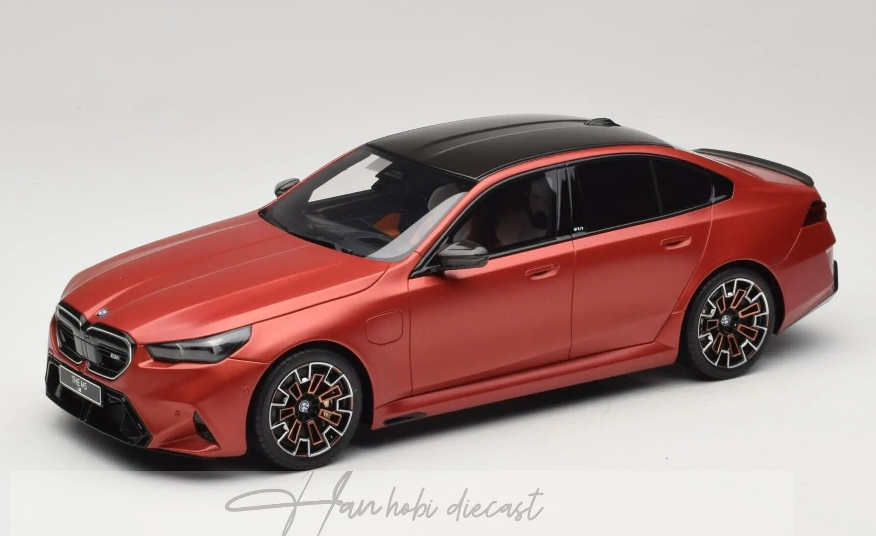 BMW M5 G90 Peable Beach Orange 1:18 GT Spirit 2025