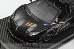 LAMBORGHİNİ AVENTADOR SVJ RUNNER 1:18 RESİN