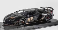 LAMBORGHİNİ AVENTADOR SVJ RUNNER 1:18 RESİN