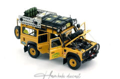 Land Rover Defender 110 Camel Trophy 1:18 Almost Real