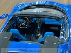 1/18 Bugatti W16 Mistral – MR Collection Limited 249 pcs)
