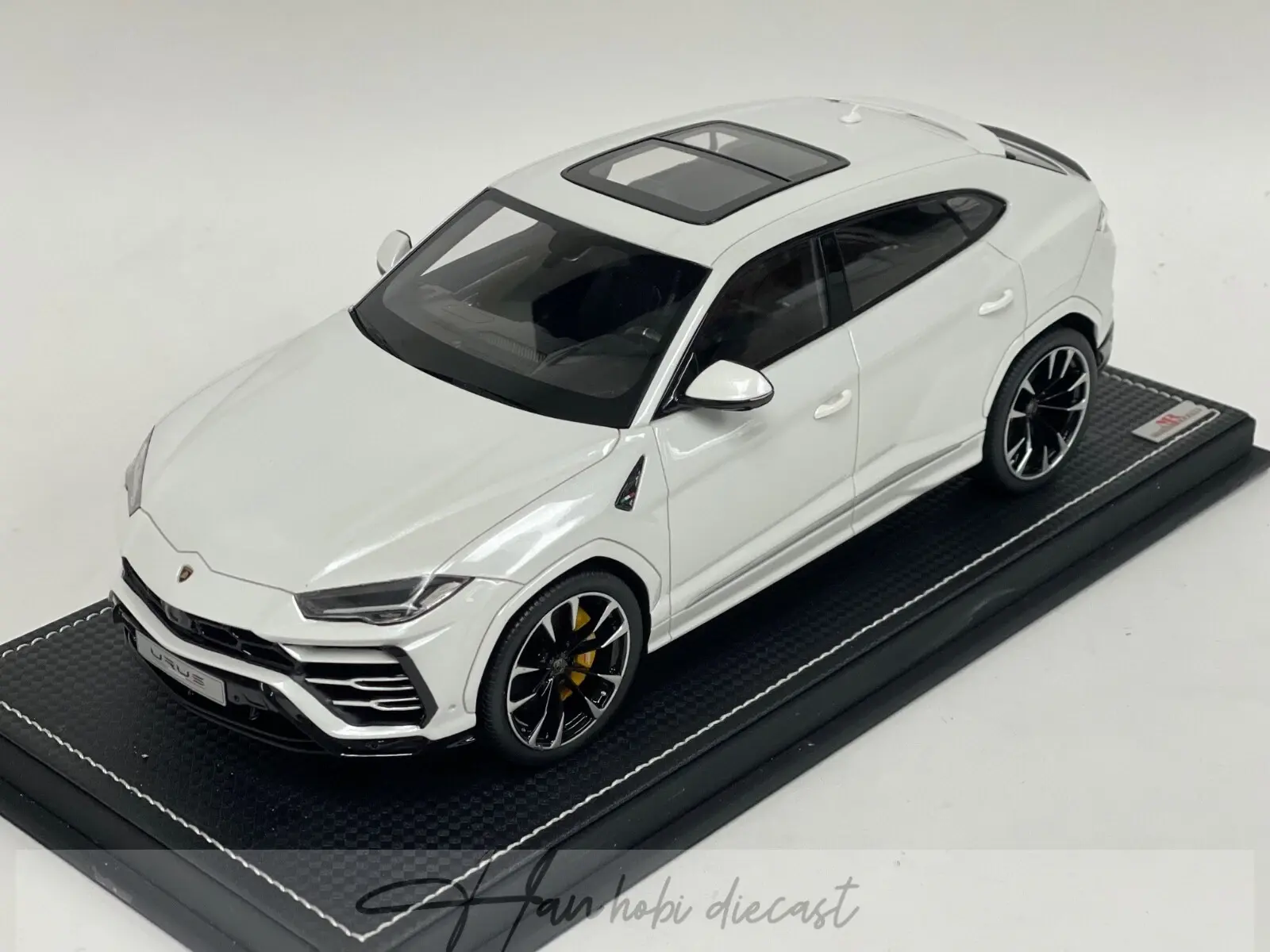 1/18 MR Collection Lamborghini Urus S in white One of One