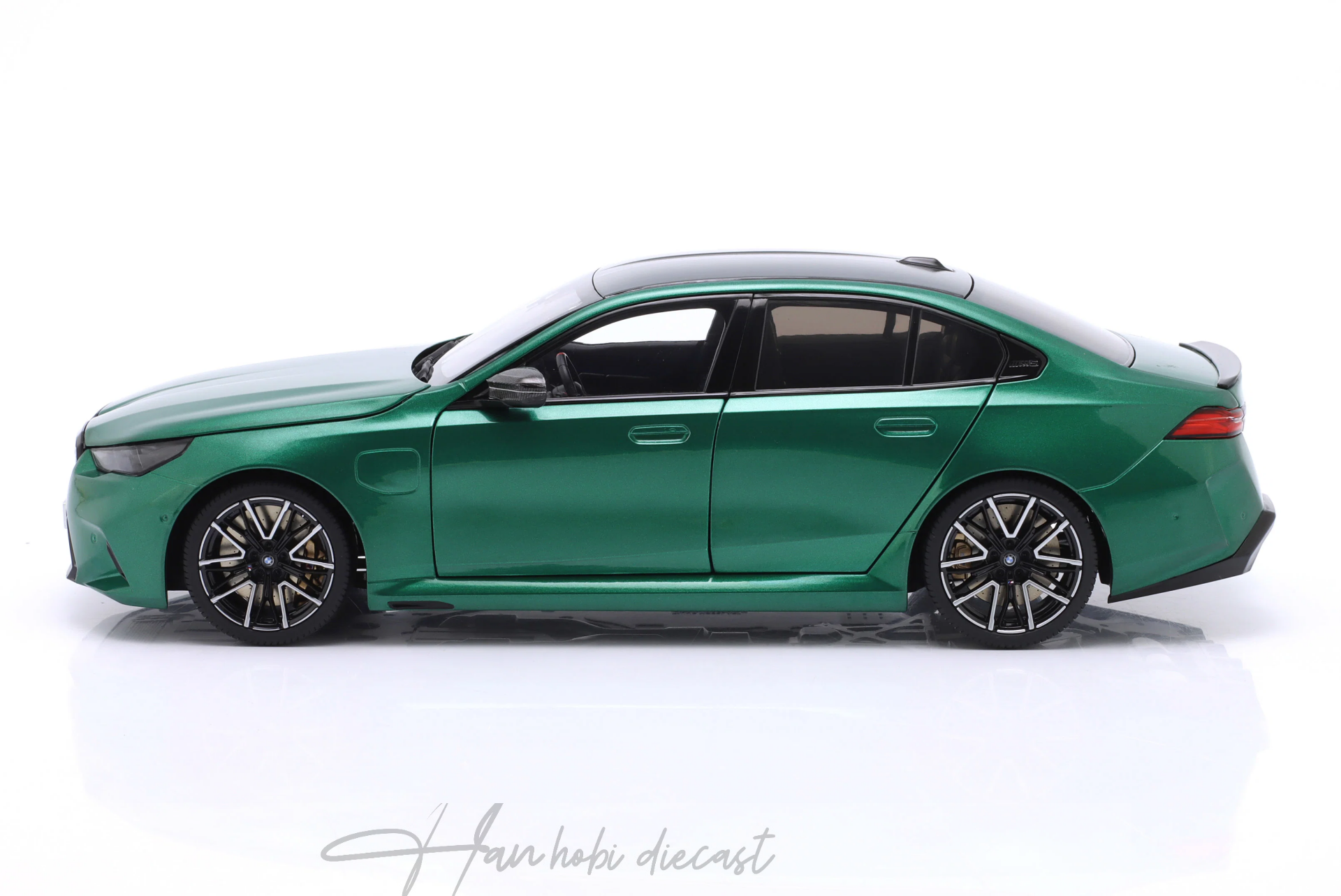 BMW M5 G90 Green Metallic 1/18 Minichamps Diecast