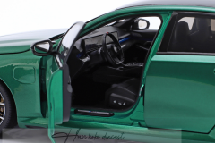 BMW M5 G90 Green Metallic 1/18 Minichamps Diecast