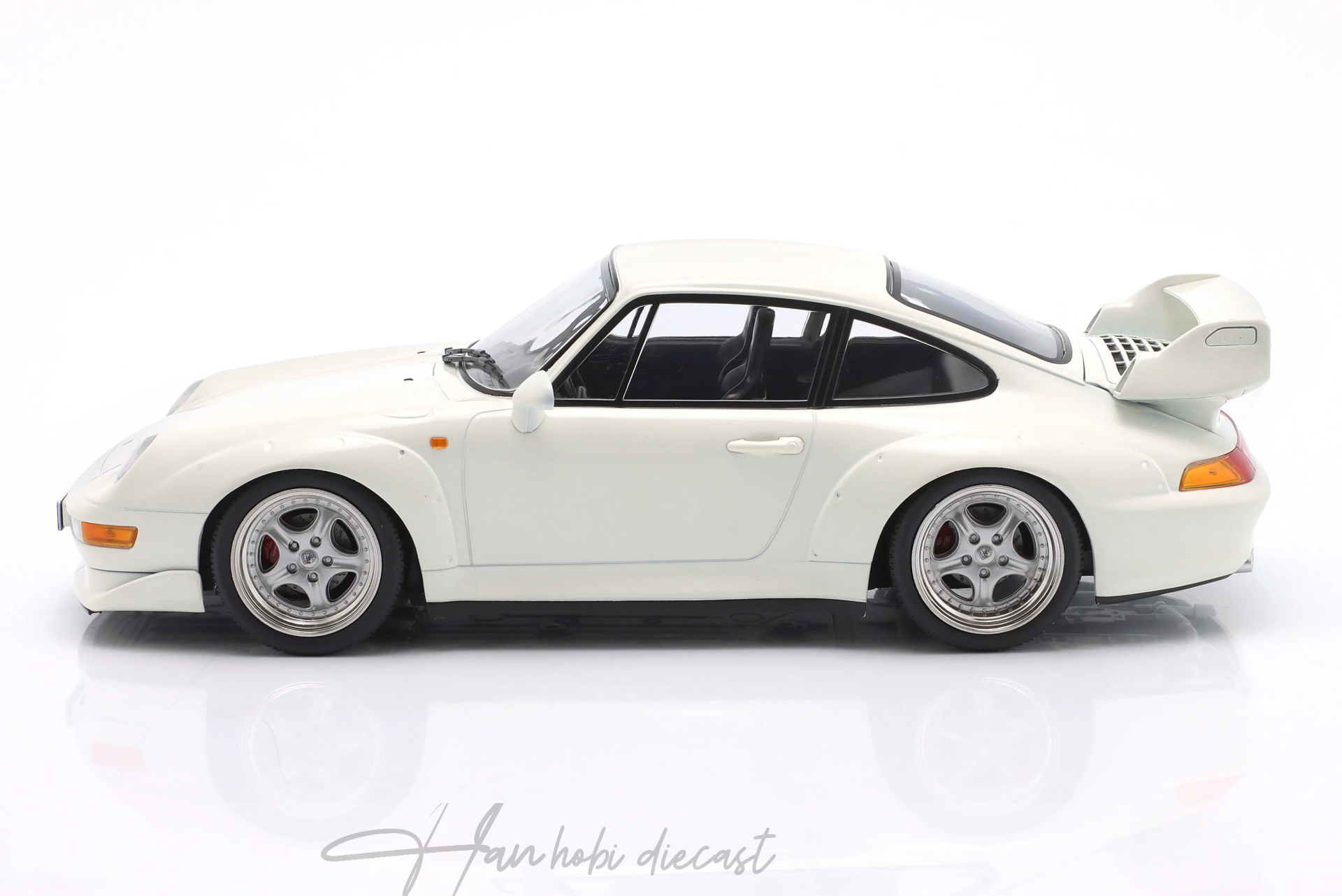 Porsche 911 (993) GT2 1996 Grand Prix White 1/18 KK SCALE