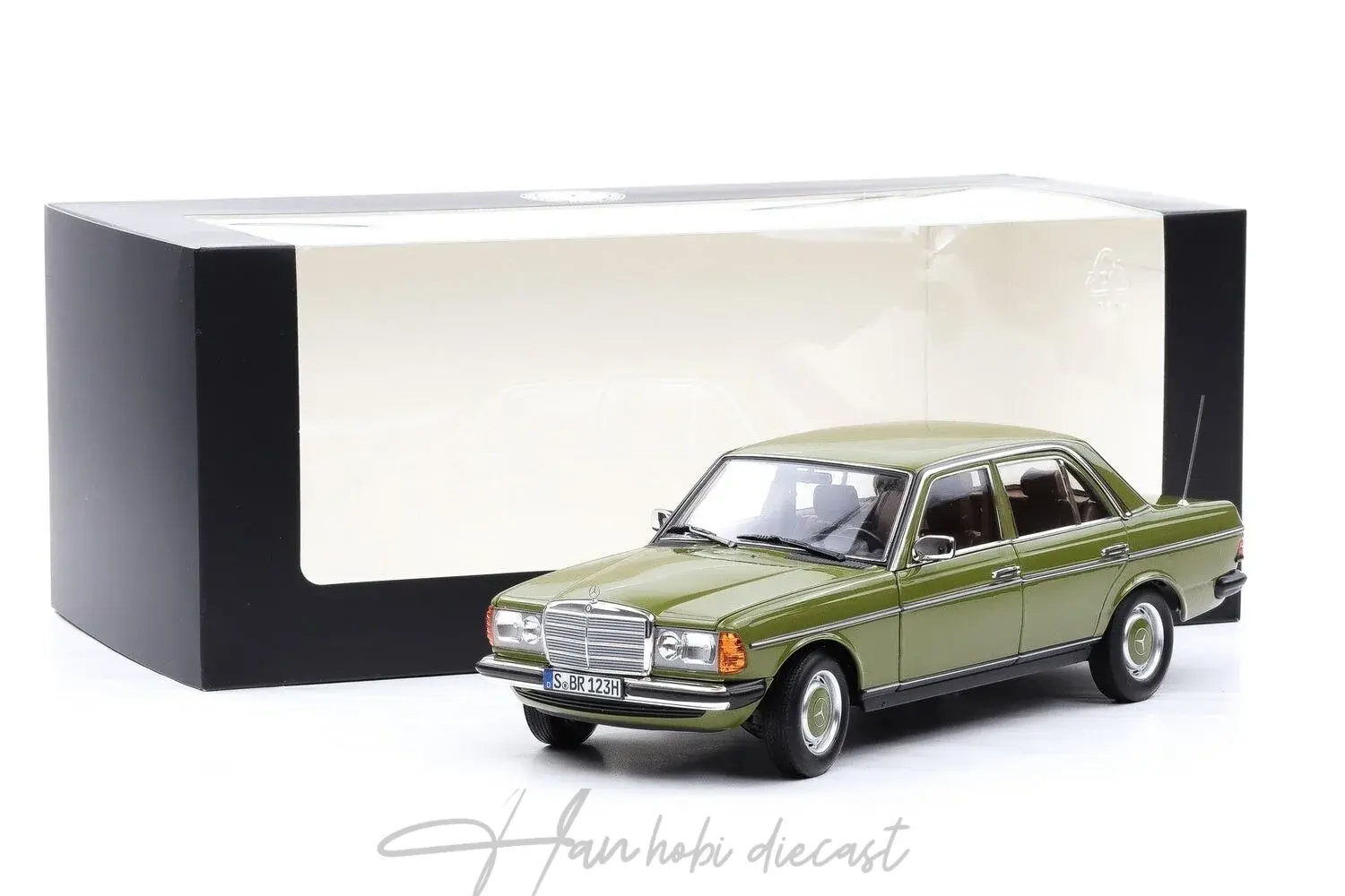 MERCEDES BENZ E Class 200 W123 Agave Green 1976 1/18 NOREV
