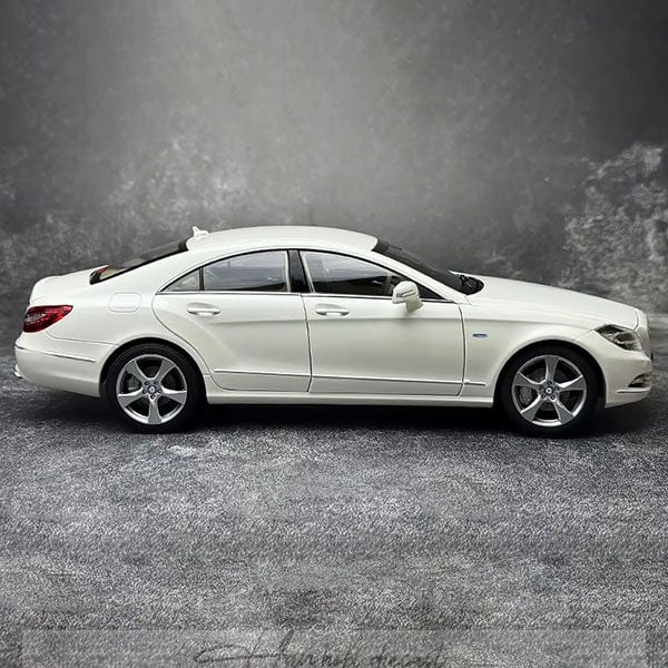 Mercedes Benz CLS W218 Beyaz 1:18 NOREV