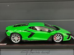 Lamborgini Revuelto Green 1:18 Mr Üretici Resin model