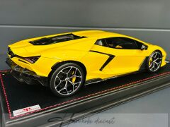 Lamborgini Revuelto Yellow 1:18 Mr Üretici Resin model