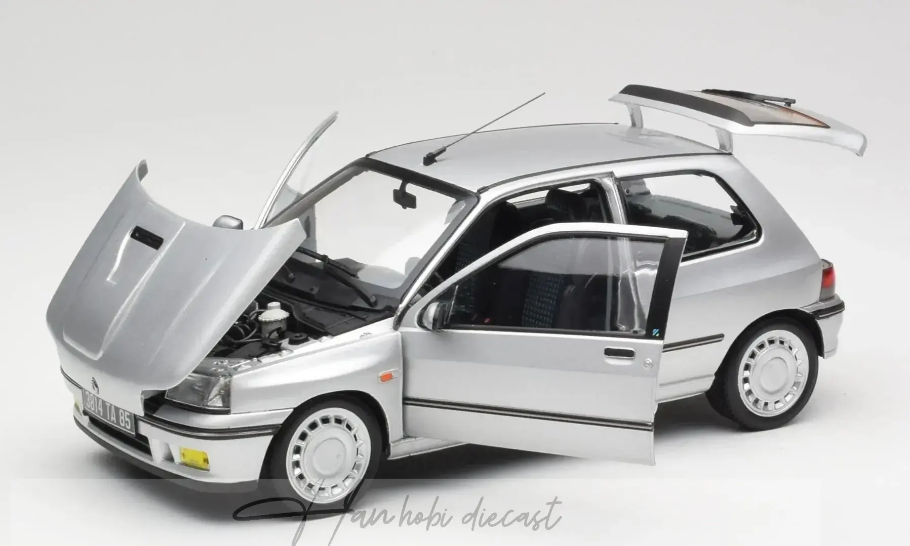 1:18 Norev 1992 Renault Clio 16S 1:18 Norev 1992 Diecast