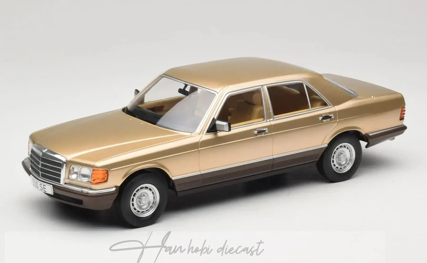Mercedes Benz 560 SEL (W126) 1:18 MCG 1979 Diecast
