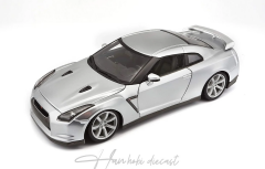 NISSAN GT-R R35 COUPE 2009 Grey 1:18 BURAGO Diecast