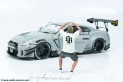 Nissan GTR R35 LBW With Wataru Kato Figurine 1:18 Solido 2024