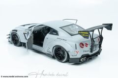 Nissan GTR R35 LBW With Wataru Kato Figurine 1:18 Solido 2024