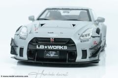 Nissan GTR R35 LBW With Wataru Kato Figurine 1:18 Solido 2024