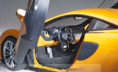McLaren 570S Coupe 1:18 2016 Autoart Compozit