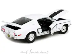 Ford Mustang CJ Cobra Jet (White) 1968 1/18 Maisto Diecast