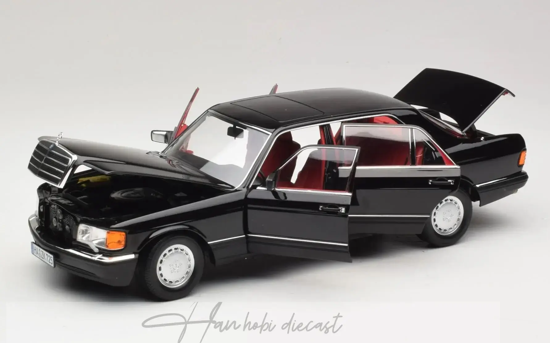 Mercedes Benz 560 SEL W126 Black 1989 1:18 Norev Diecast