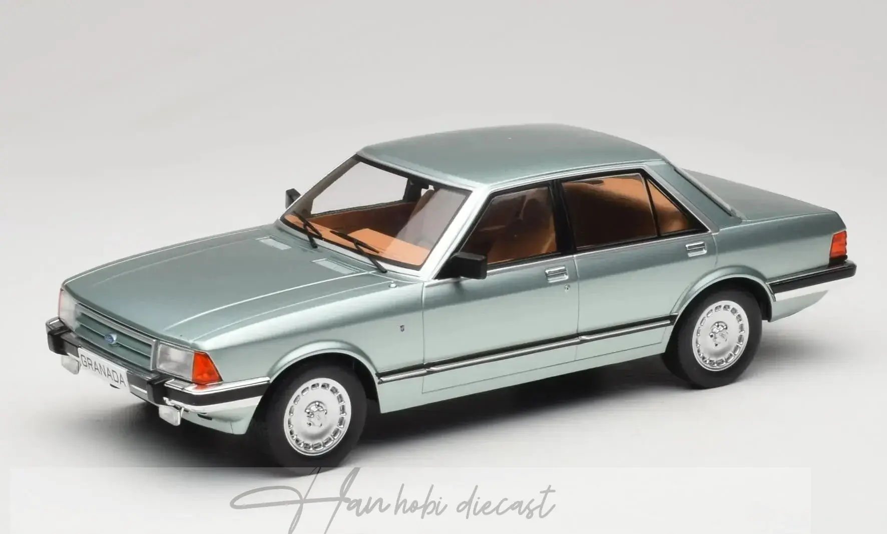 Ford Granada MK II 2.8 Ghia 1982 1:18 MCG