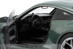 Porsche 911 (992) S/T malachite green 1/18 Norev Diecast